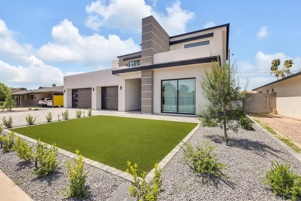 Contemporary custom home by Ella Lee Homes in Old Town Scottsdale, Arizona, Apache