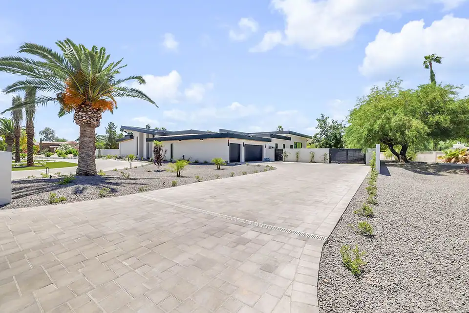 Farmhouse custom home by Ella Lee Homes in Paradise Valley, Arizona, 68th St