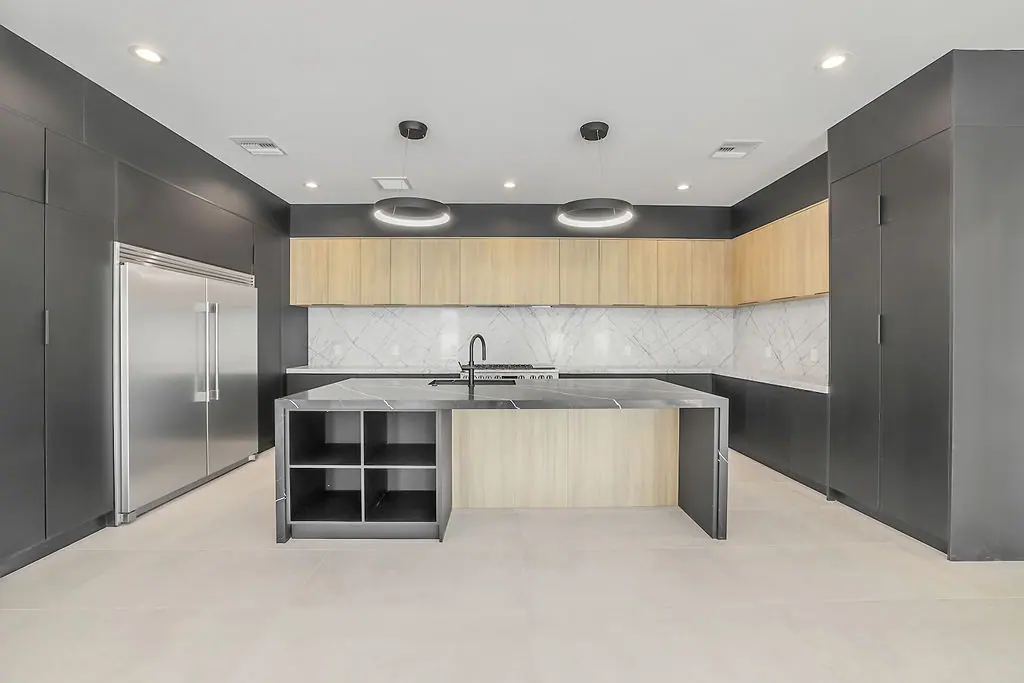 Charter Oak interior